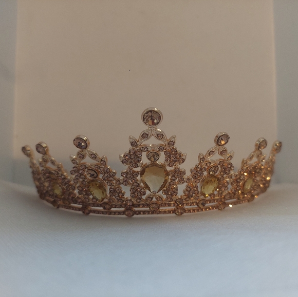 Golden Goddess Tiara NEW - Picture 2 of 6